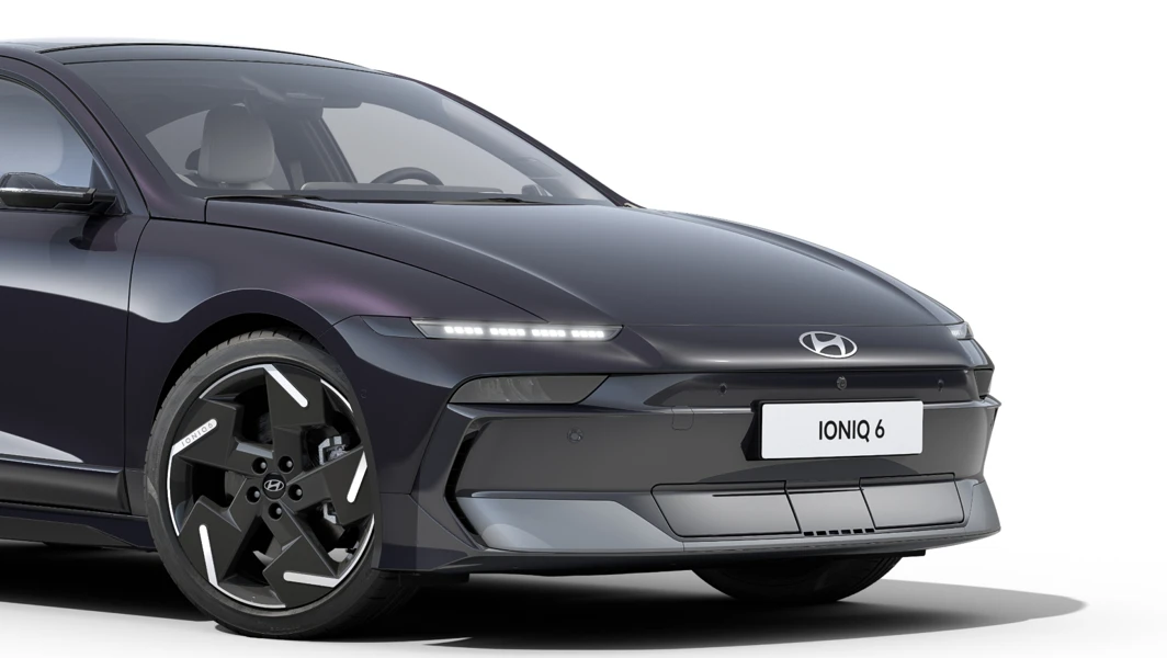 Hyundai IONIQ6 Exterior SHOT06 34 Front Lights On Activeairflaps